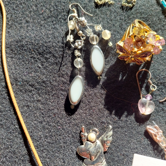 Jewelry Assortment - Necklaces, Earrings, Ring, And Bracelet - Picture 14 of 16